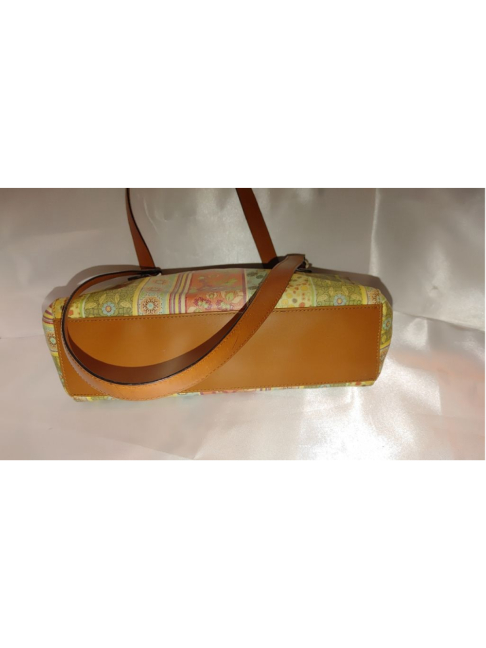 Fossil Leather Shoulder Bag - Picture 6 of 10